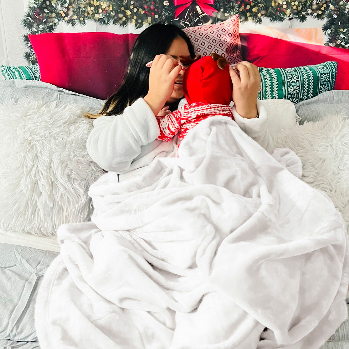 Cozy Throw Blanket, Flannel Fleece 300gsm, Lightweight Design for Living Rooms, Bedrooms and Everyday Lounging, 4 Sizes and 29 Colors image 124