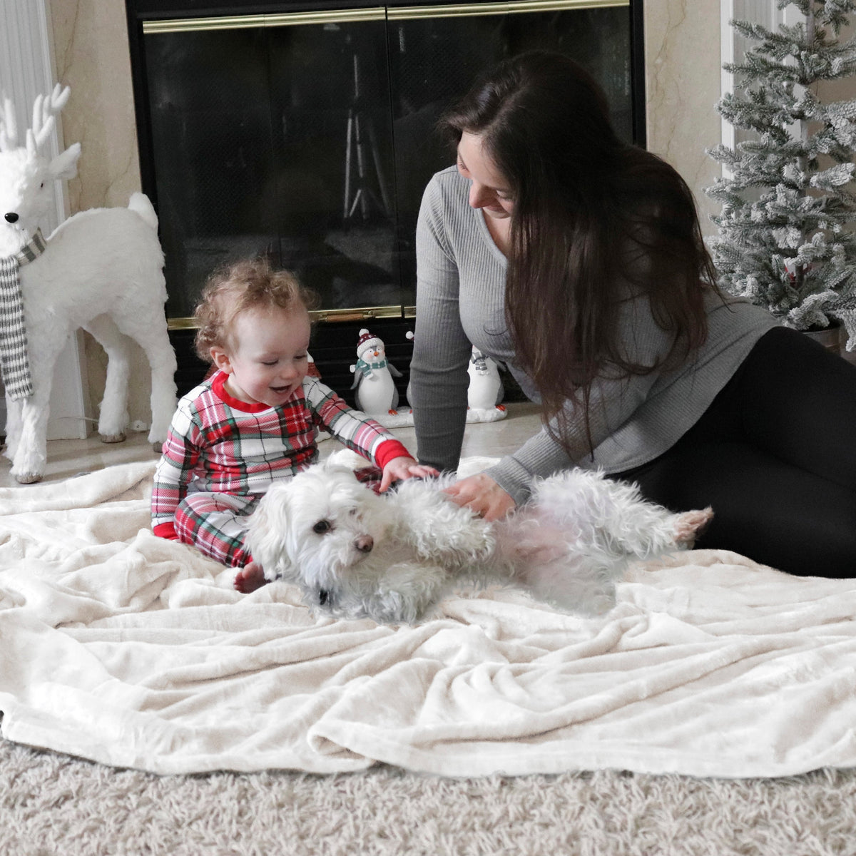 Cozy Throw Blanket, Flannel Fleece 300gsm, Lightweight Design for Living Rooms, Bedrooms and Everyday Lounging, 4 Sizes and 29 Colors image 125