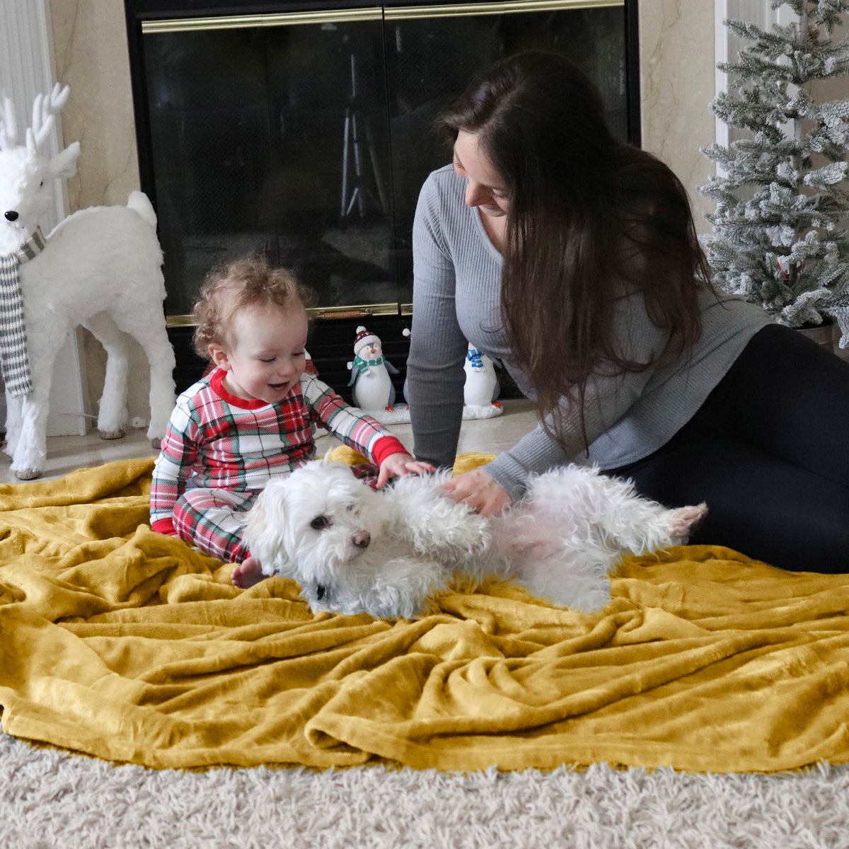 Cozy Throw Blanket, Flannel Fleece 300gsm, Lightweight Design for Living Rooms, Bedrooms and Everyday Lounging, 4 Sizes and 29 Colors image 132