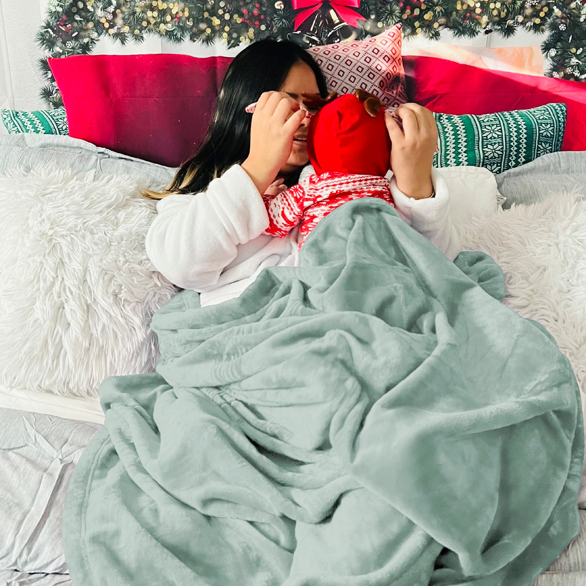 Cozy Throw Blanket, Flannel Fleece 300gsm, Lightweight Design for Living Rooms, Bedrooms and Everyday Lounging, 4 Sizes and 29 Colors image 137