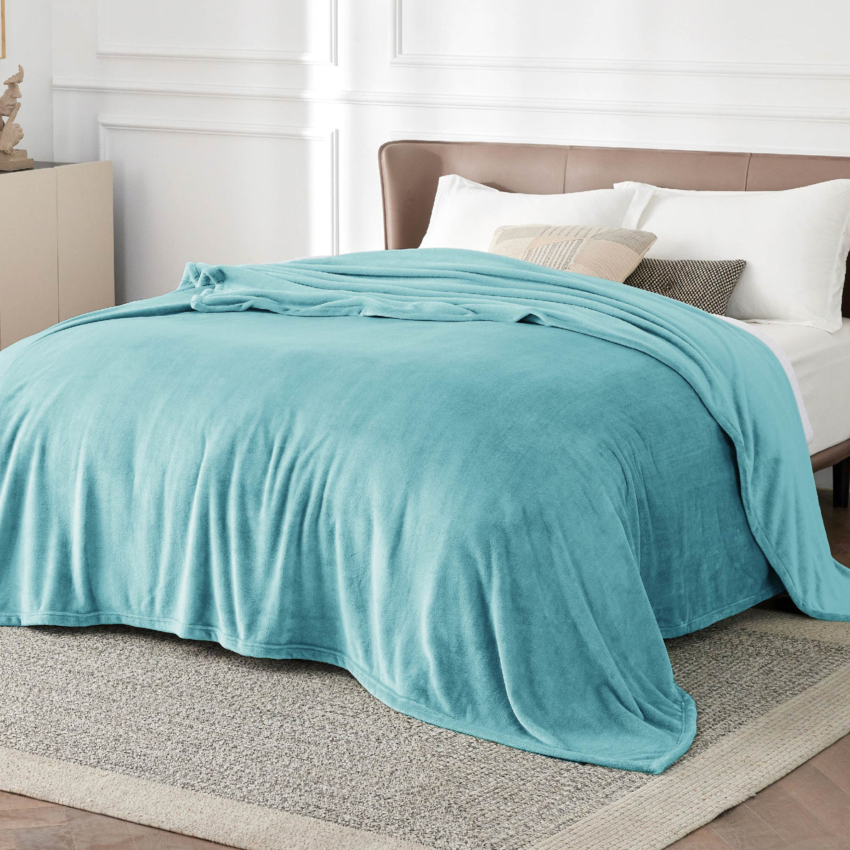 Cozy Throw Blanket, Flannel Fleece 300gsm, Lightweight Design for Living Rooms, Bedrooms and Everyday Lounging, 4 Sizes and 29 Colors image 171