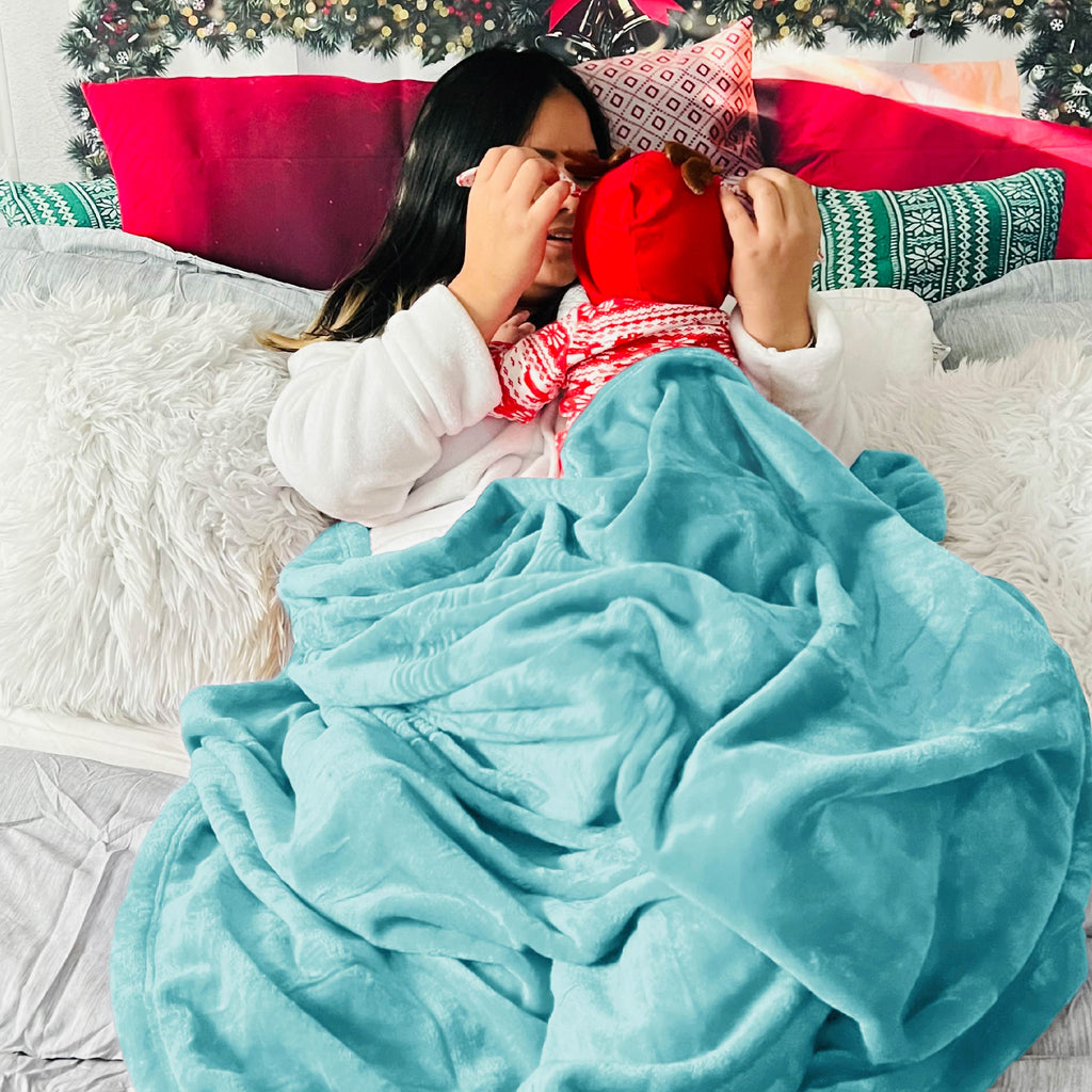 Cozy Throw Blanket, Flannel Fleece 300gsm, Lightweight Design for Living Rooms, Bedrooms and Everyday Lounging, 4 Sizes and 29 Colors image 174