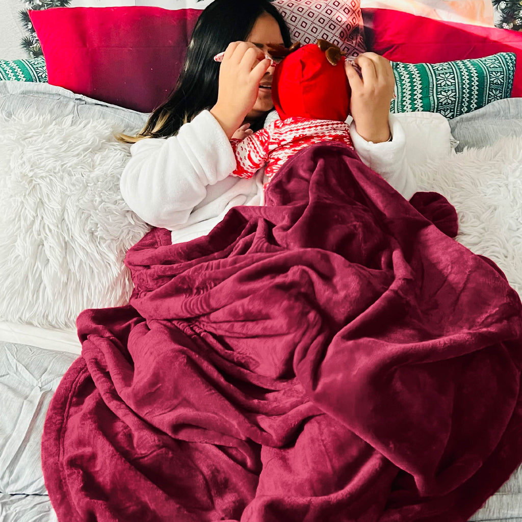 Cozy Throw Blanket, Flannel Fleece 300gsm, Lightweight Design for Living Rooms, Bedrooms and Everyday Lounging, 4 Sizes and 29 Colors image 181