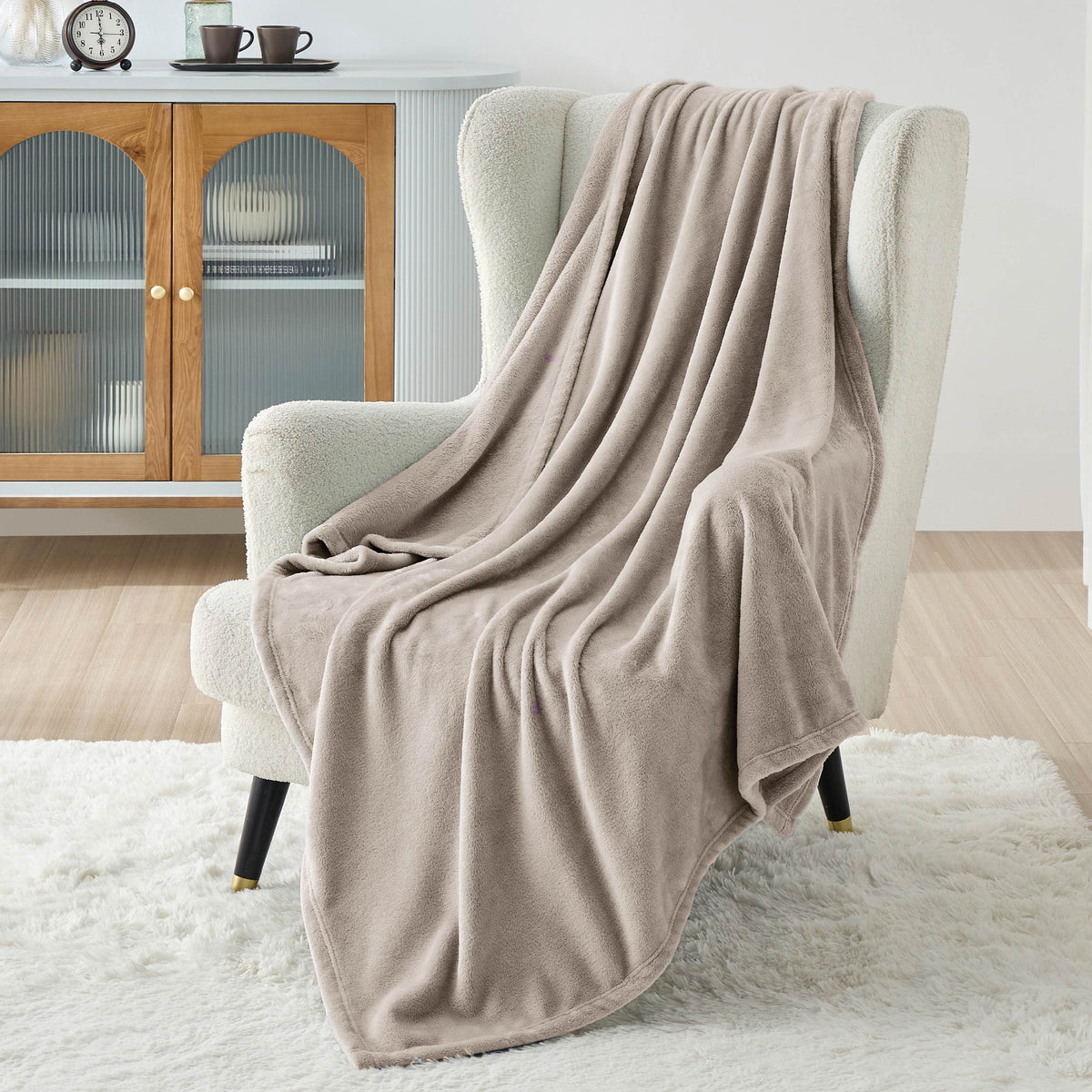 Cozy Throw Blanket, Flannel Fleece 300gsm, Lightweight Design for Living Rooms, Bedrooms and Everyday Lounging, 4 Sizes and 29 Colors image 184