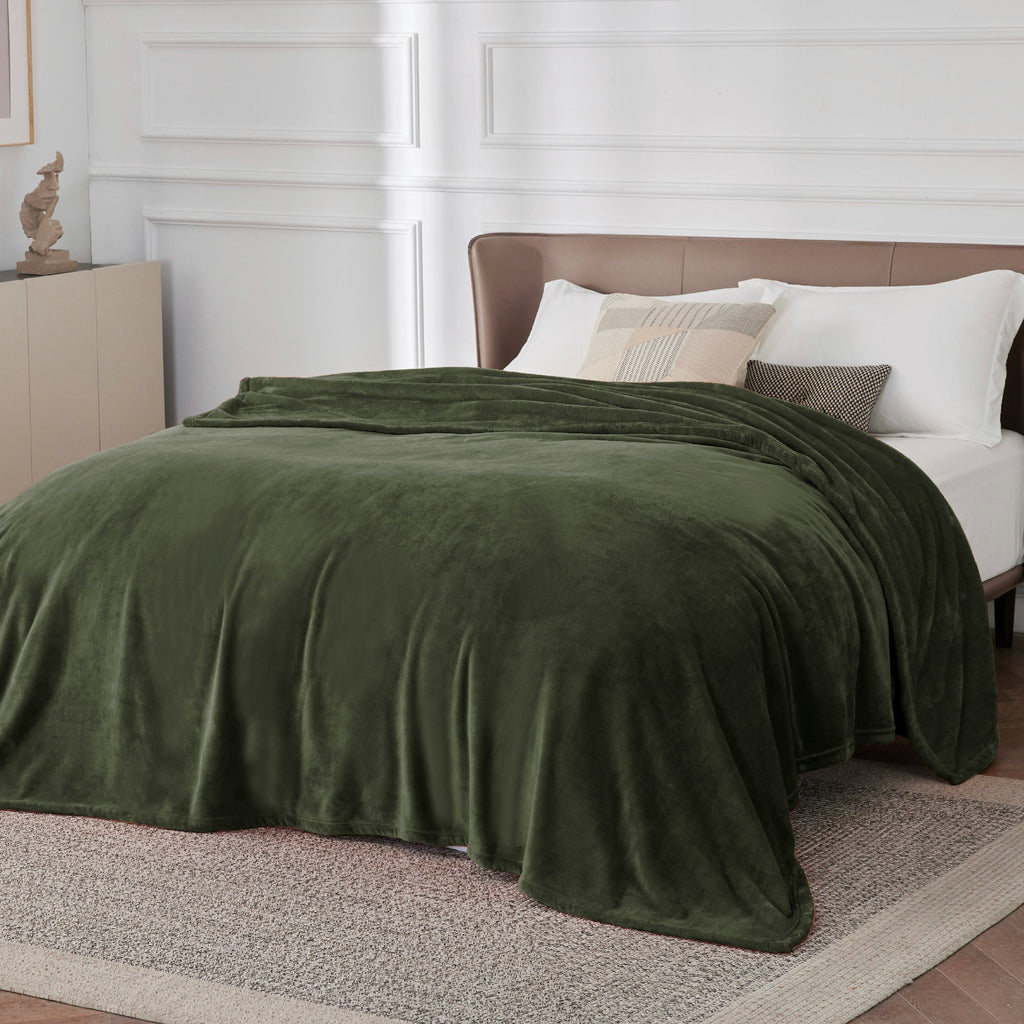 Cozy Throw Blanket, Flannel Fleece 300gsm, Lightweight Design for Living Rooms, Bedrooms and Everyday Lounging, 4 Sizes and 29 Colors image 191